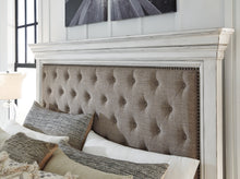 Load image into Gallery viewer, Kanwyn  Panel Bed

