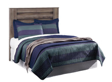 Load image into Gallery viewer, Zelen / Panel Headboard With Mirrored Dresser, Chest And Nightstand
