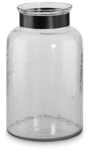 Load image into Gallery viewer, Lukasvale Vase
