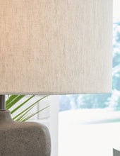 Load image into Gallery viewer, Danacy Paper Table Lamp (1/CN)
