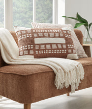 Load image into Gallery viewer, Ackford Pillow
