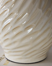 Load image into Gallery viewer, Garinton Ceramic Table Lamp (1/CN)
