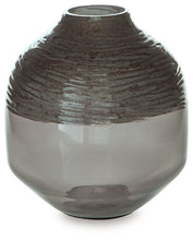 Load image into Gallery viewer, Harpwick Vase
