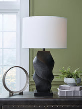 Load image into Gallery viewer, Amillion Poly Table Lamp (1/CN)

