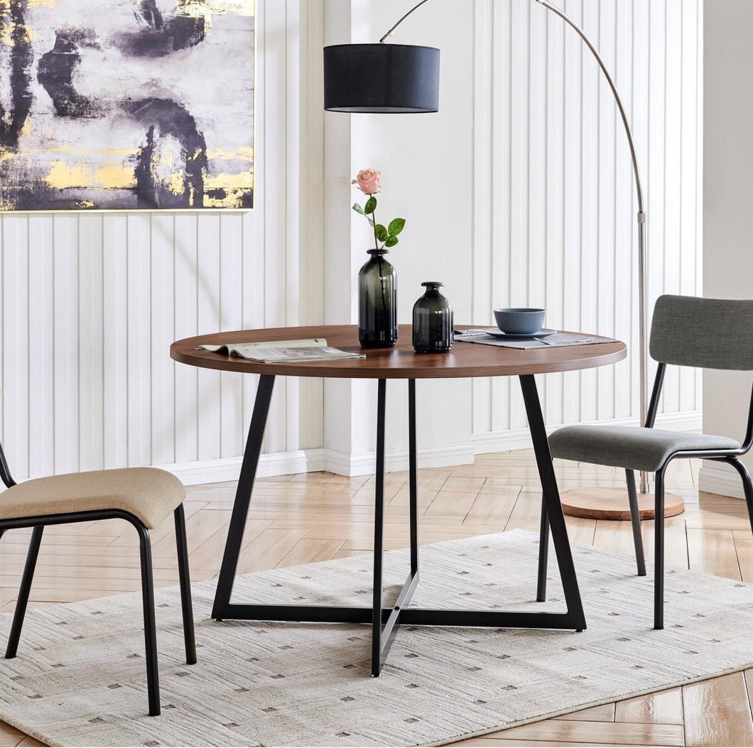 Courtdale 48'' Dining Table