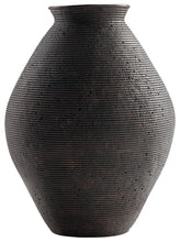 Load image into Gallery viewer, Hannela Vase
