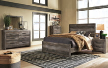 Load image into Gallery viewer, Wynnlow Queen Panel Bed with Mirrored Dresser, Chest and Nightstand
