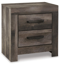 Load image into Gallery viewer, Wynnlow Queen Panel Bed with Mirrored Dresser, Chest and Nightstand
