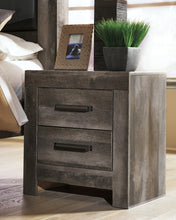 Load image into Gallery viewer, Wynnlow King Crossbuck Panel Bed with Mirrored Dresser and 2 Nightstands
