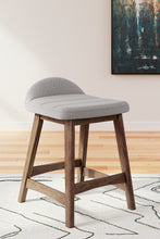 Load image into Gallery viewer, Lyncott Counter Height Dining Table and 4 Barstools
