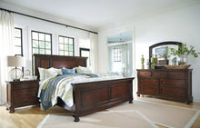 Load image into Gallery viewer, Robbinsdale  Panel Bed
