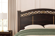 Load image into Gallery viewer, Glosmount Queen Poster Bed
